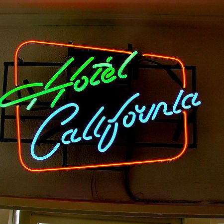B&B Hotel California Wichmond Экстерьер фото